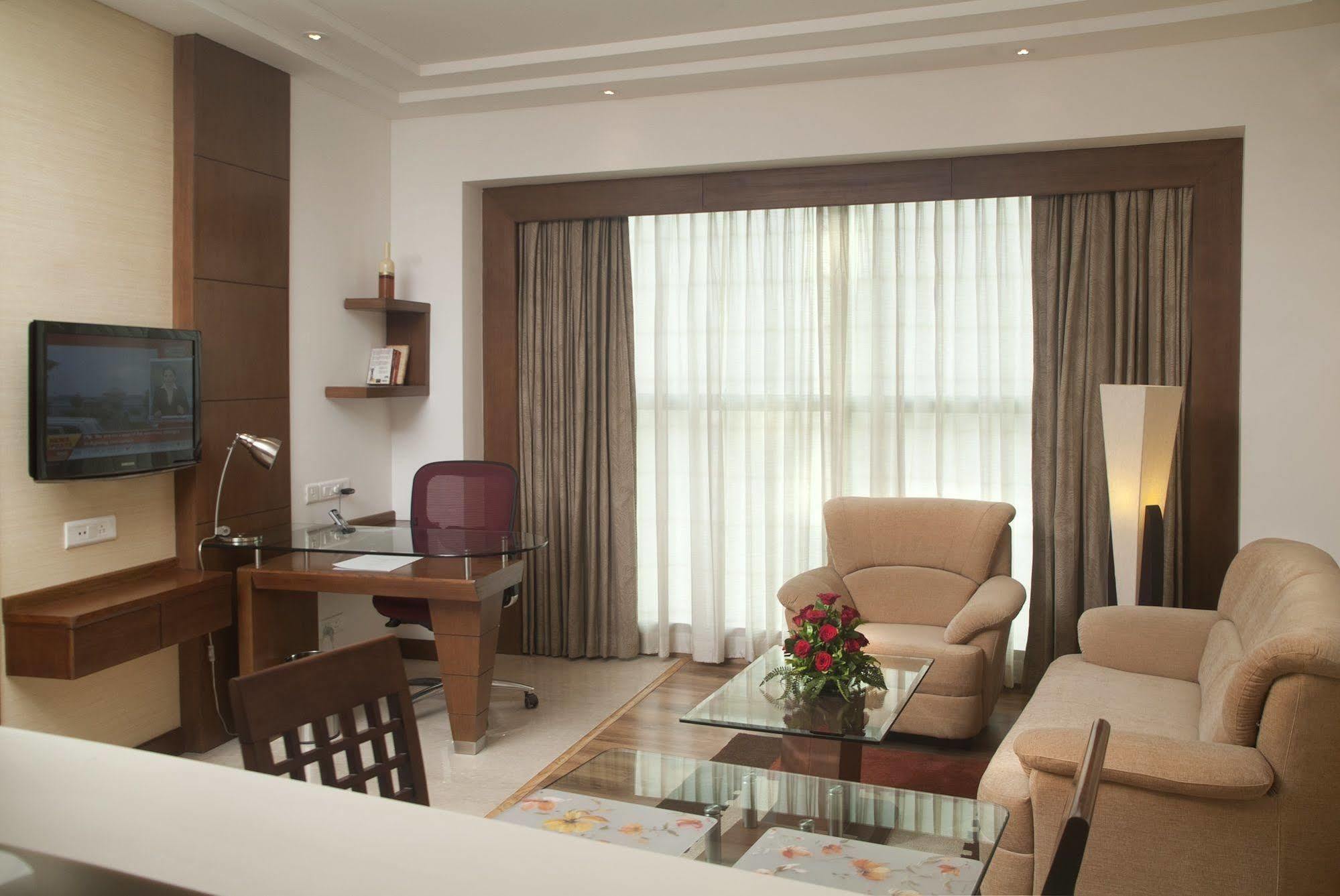 Savoy Suites Большая Нойда Экстерьер фото