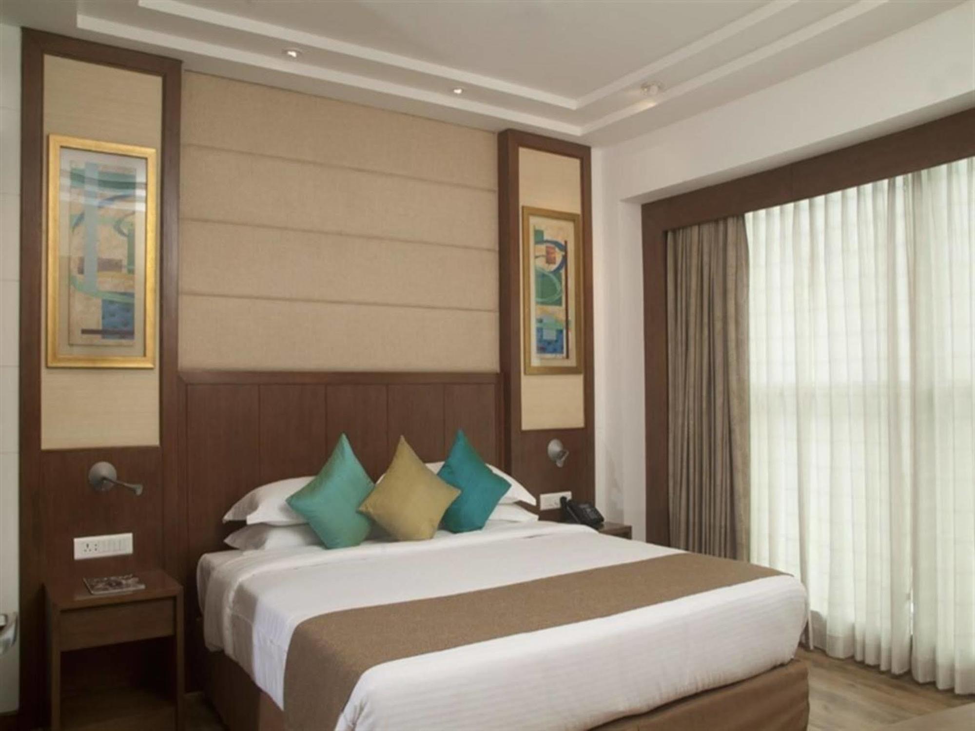 Savoy Suites Большая Нойда Экстерьер фото